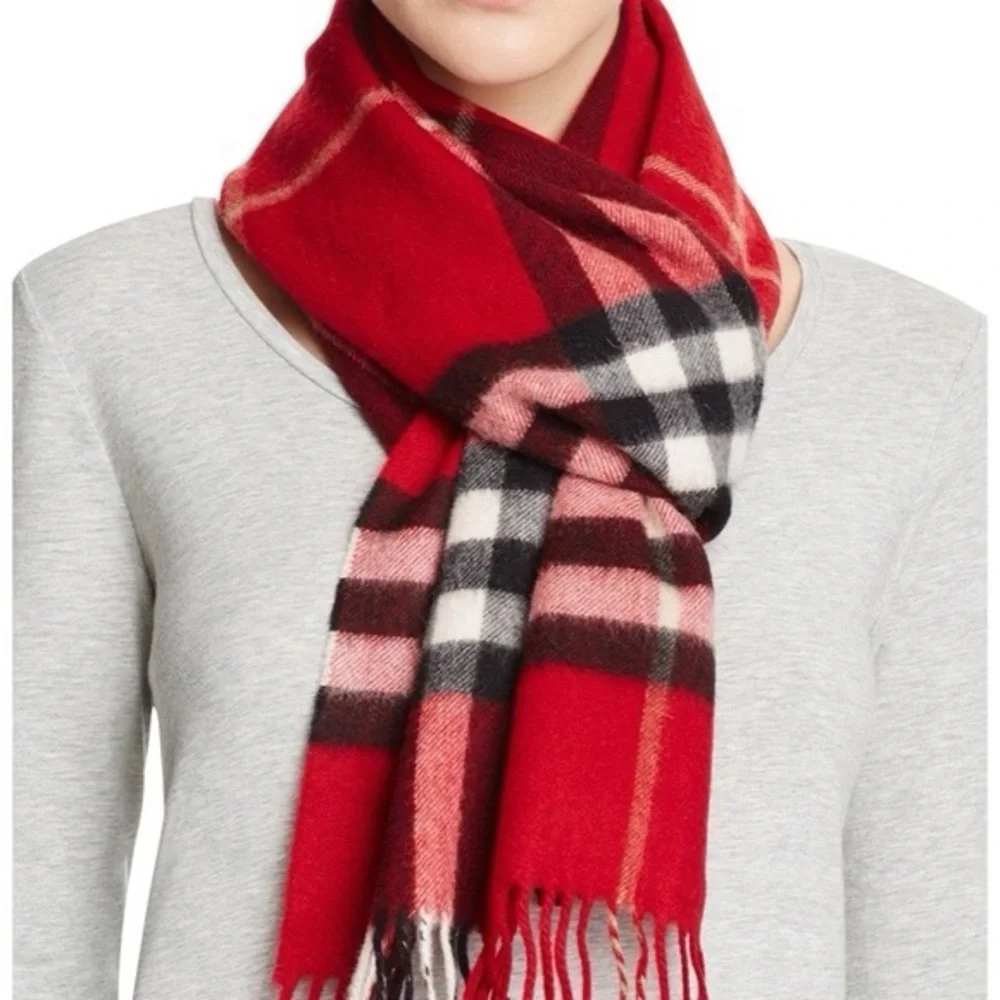 Burberry authentic classic check cashmere scarf - Picture 8 of 9